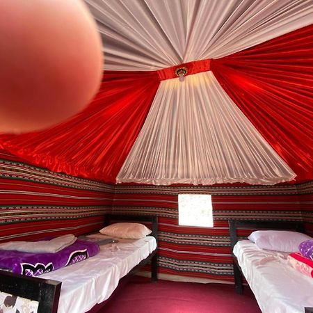 Wadi Rum Bedouin City Camp & Tours Екстер'єр фото