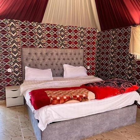 Wadi Rum Bedouin City Camp & Tours Екстер'єр фото