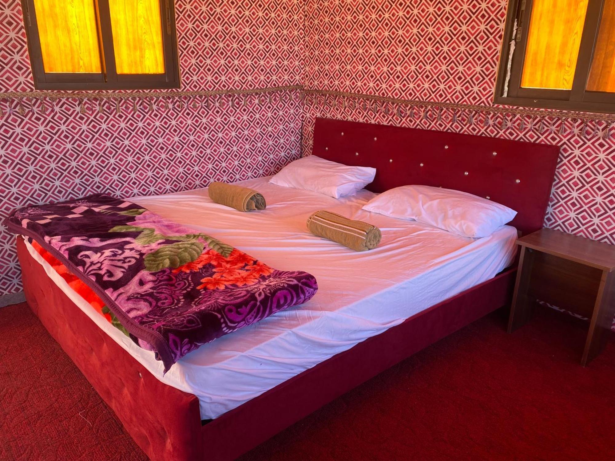 Wadi Rum Bedouin City Camp & Tours Екстер'єр фото