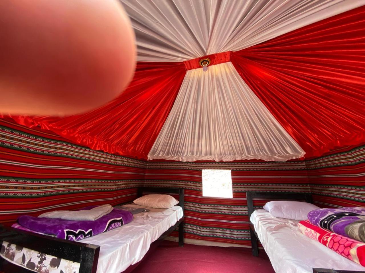 Wadi Rum Bedouin City Camp & Tours Екстер'єр фото