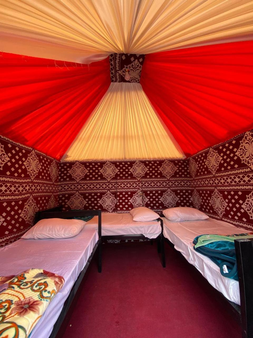 Wadi Rum Bedouin City Camp & Tours Екстер'єр фото