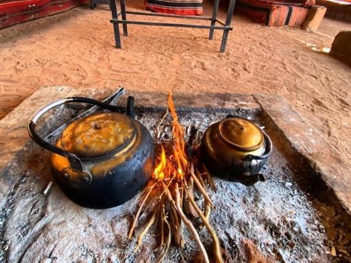 Wadi Rum Bedouin City Camp & Tours Екстер'єр фото