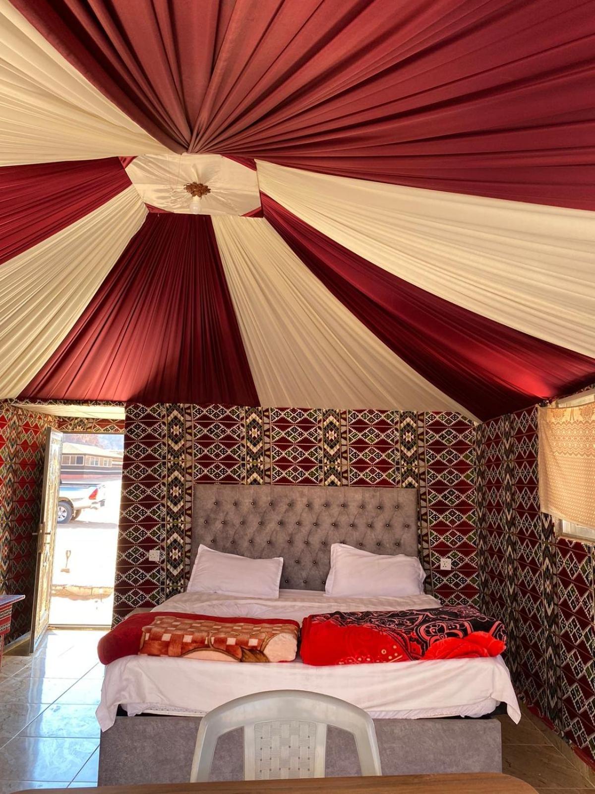 Wadi Rum Bedouin City Camp & Tours Екстер'єр фото